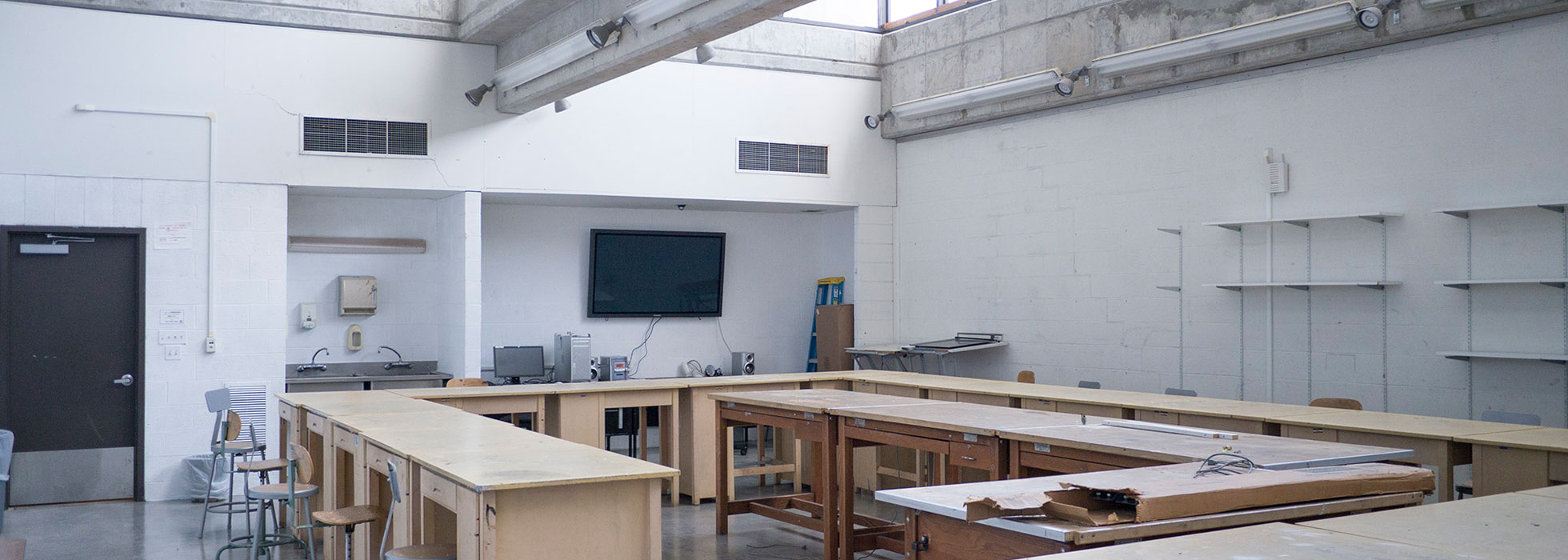 Plenty of light coming through the ceiling windows, Design Studio
