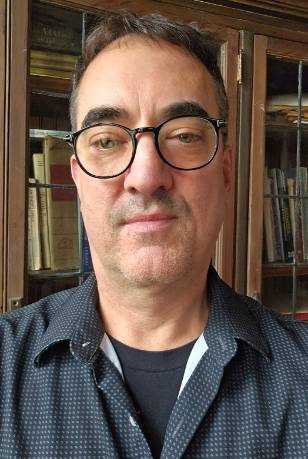 Headshot of Michael Carr