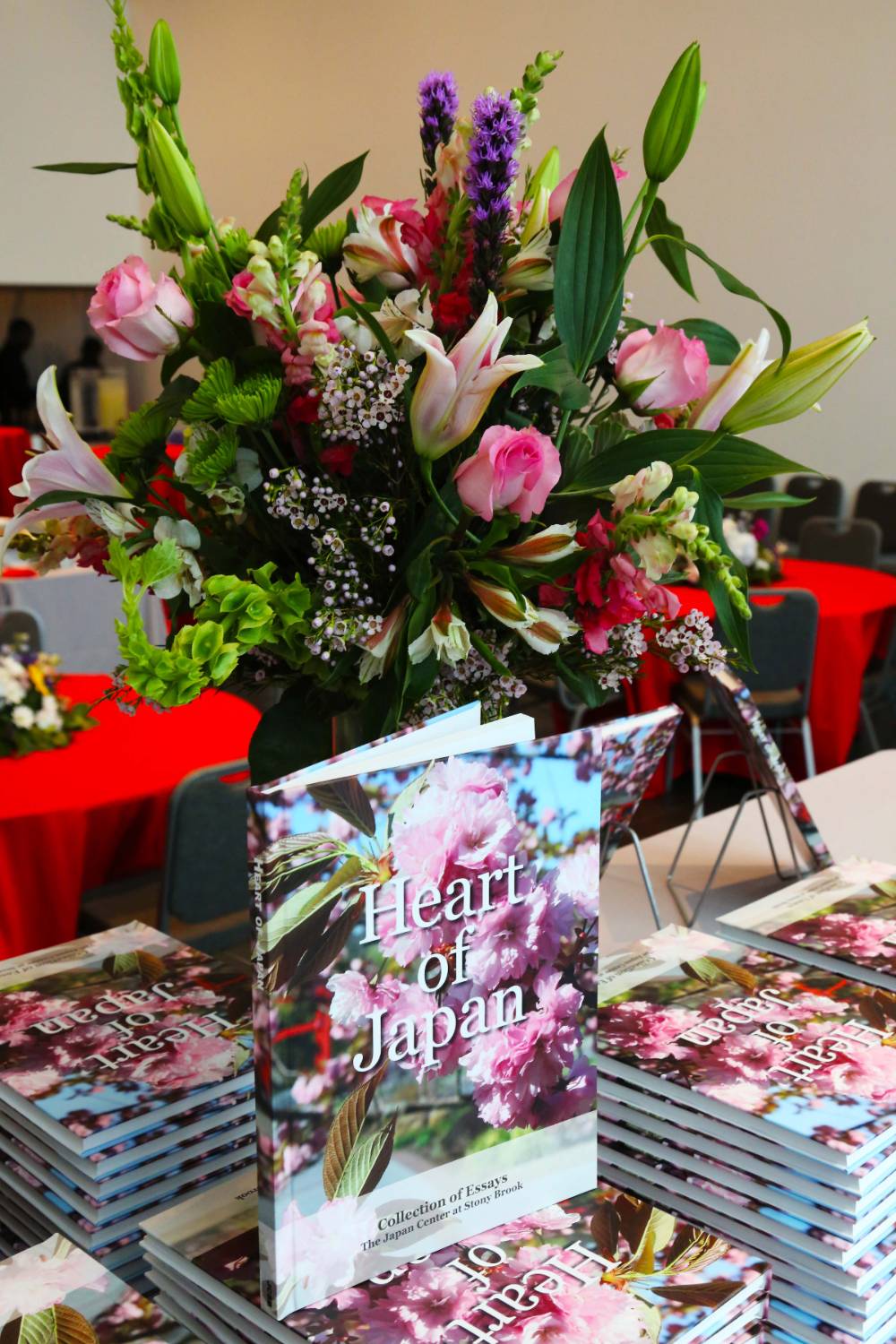 Cover of the book "The Heart of Japan" with cherry blossoms.