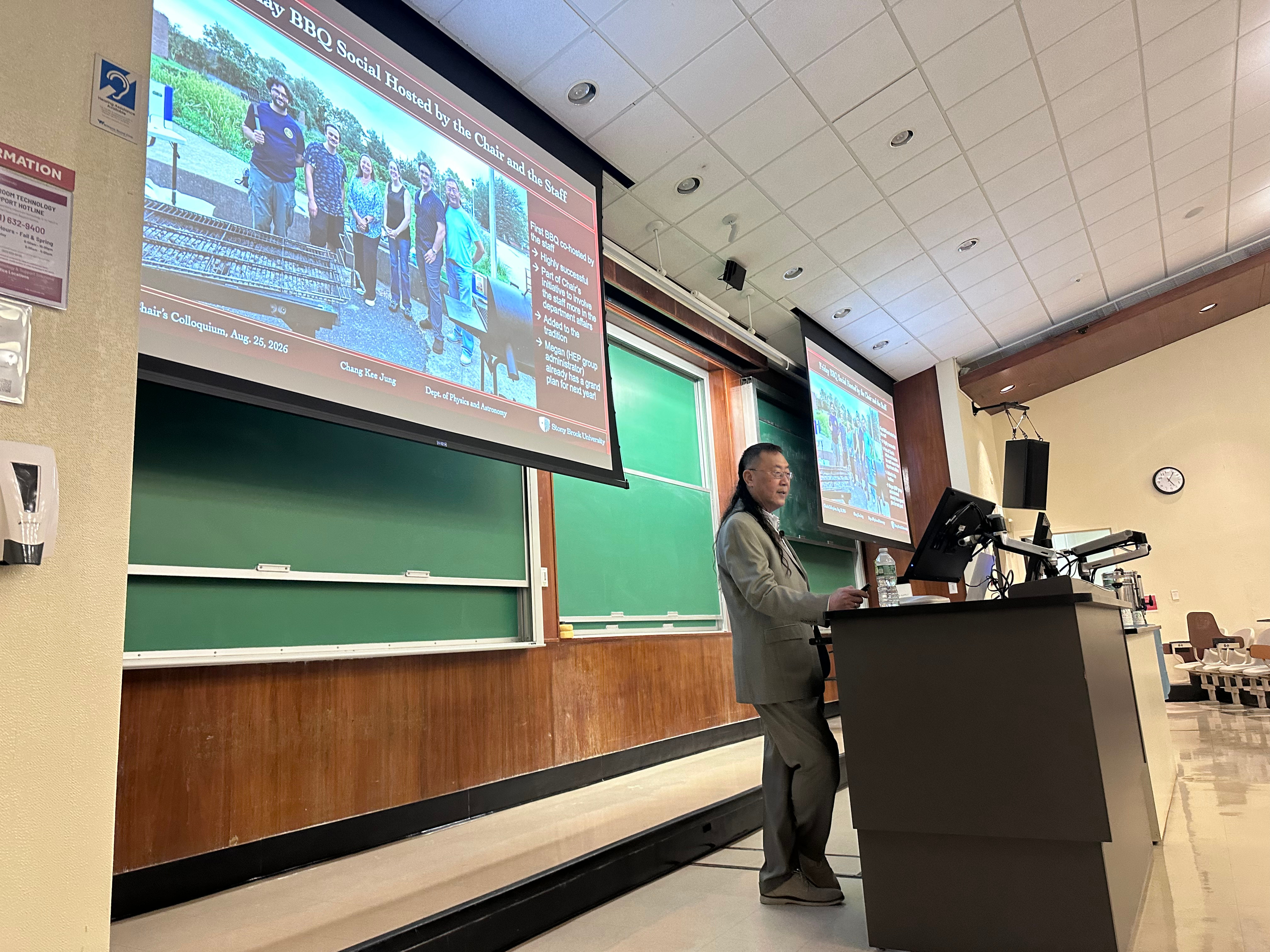 Chang Kee Jung giving the Chair's Colloquium Presentation