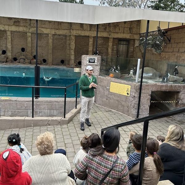 Steven Silverman speaks to a group at the Long Island Aquarium