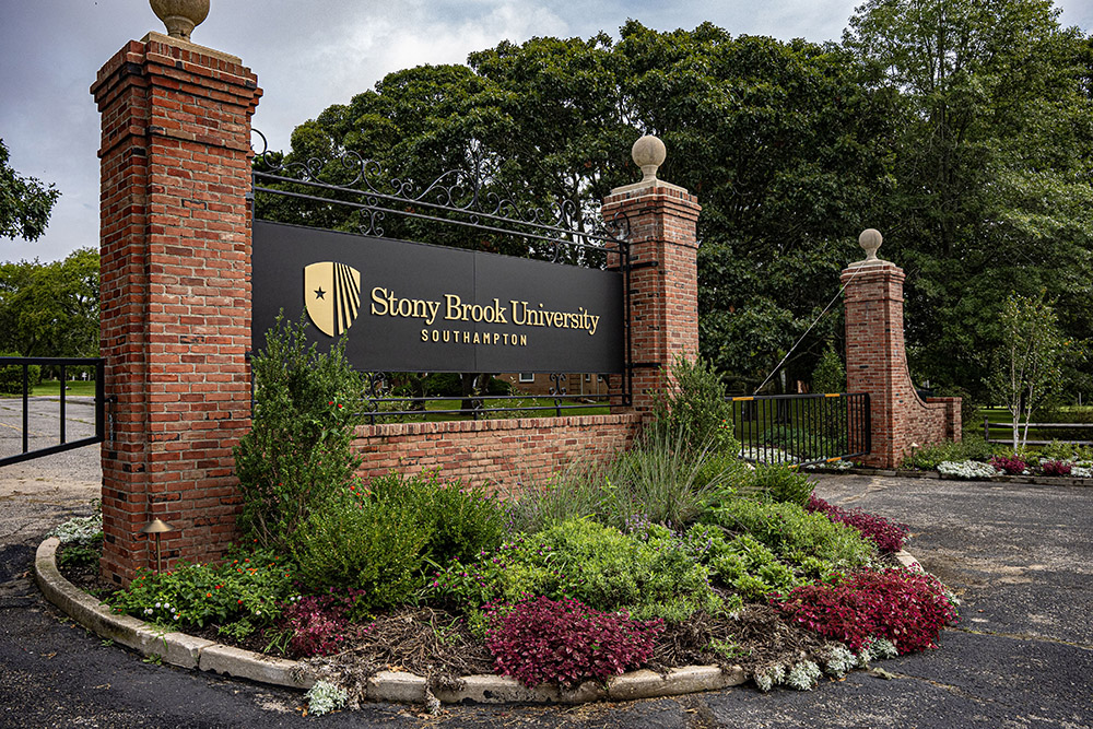 stony brook southampton entrance